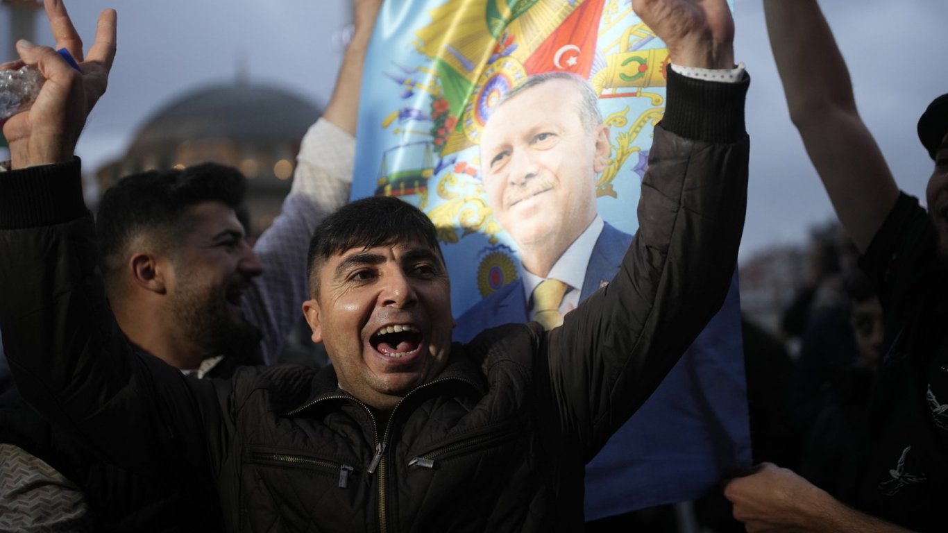 След победата на Ердоган в Турция: Икономическите рискове остават високи