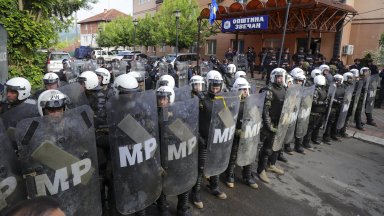 В северната част на Косово от днес ще бъдат преустановени