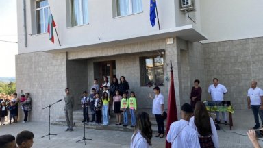 Заместник директорът на Професионалната гимназия по аграрни технологии Цанко Церковски в