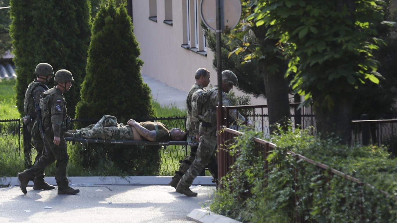 Сблъсъци и ранени натовски войници в Косово, Вучич: Курти иска конфликт между сърбите и НАТО