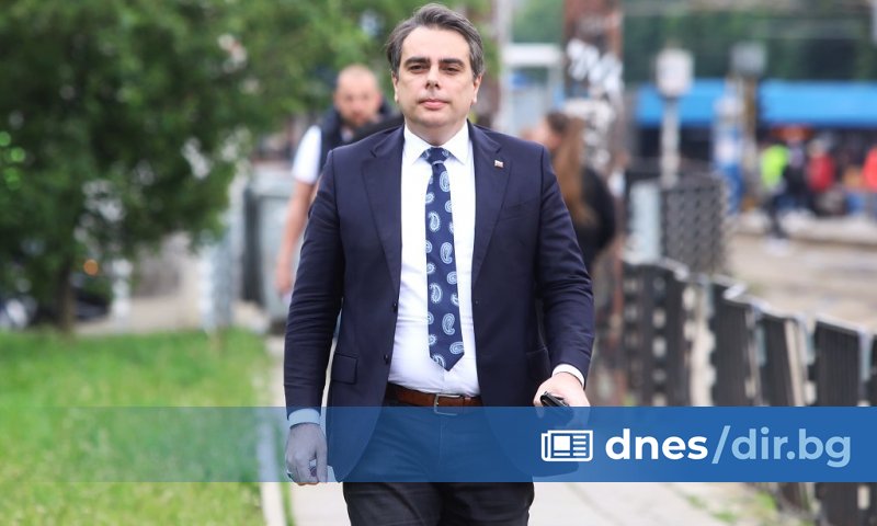 Meta свали фейсбук страницата на Асен Василев, съобщиха от Продължаваме