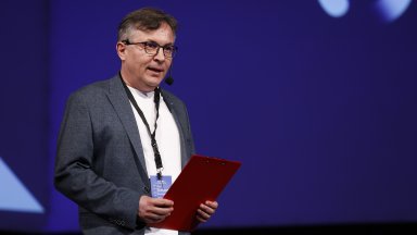 Dir.bg на 25: Топ експерти за трансформациите в дигиталната журналистика (на живо)