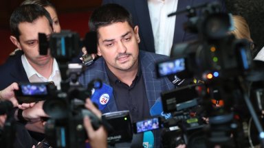 Ще има правителство защото те ще бранят с цената на