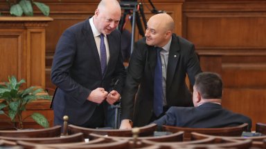 От ГЕРБ направиха реверанс към отсъстващите от залата вносители на