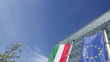 По нейните думи пет от седемте парламентарни групи поддържат оценката