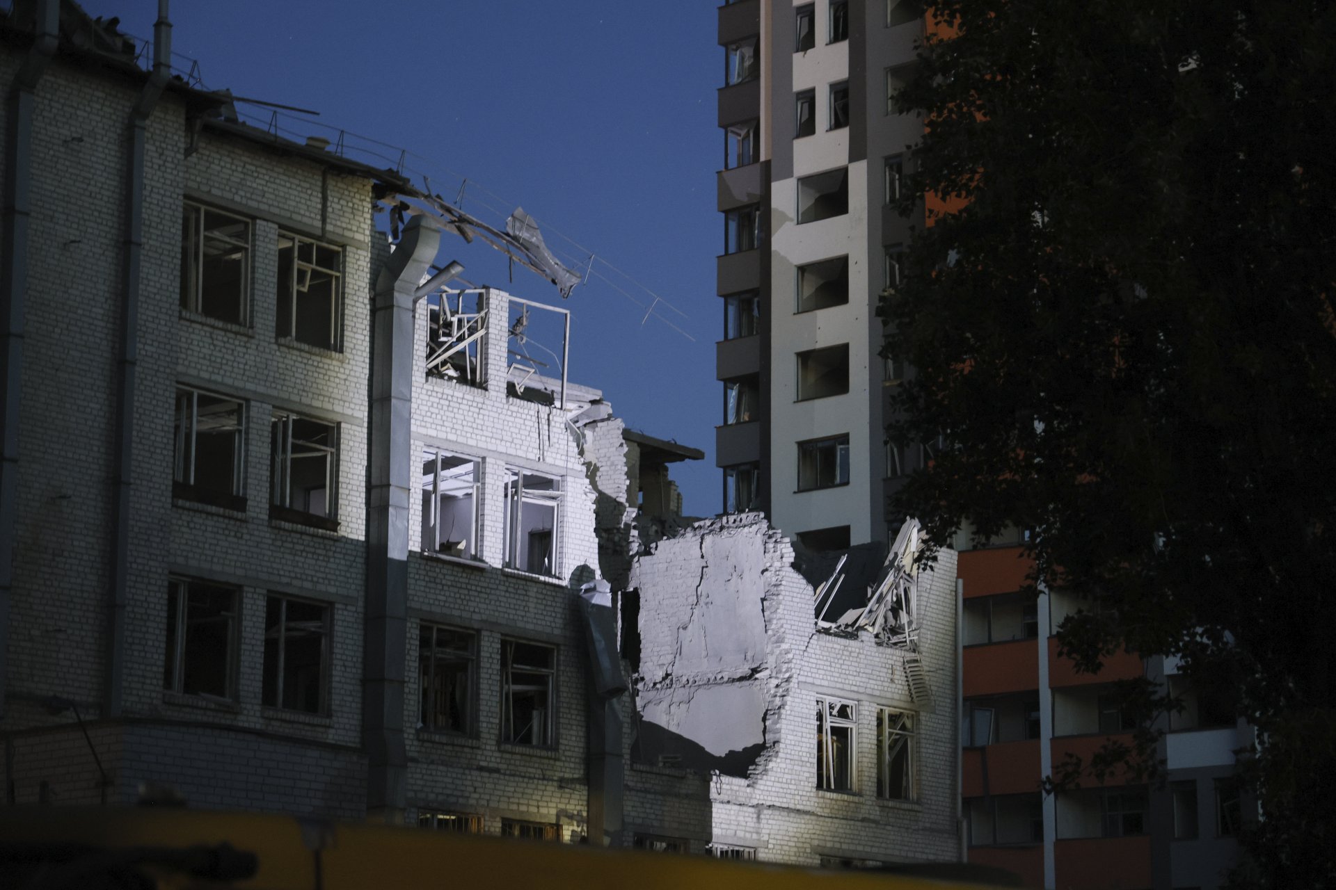Поразена сграда в Киев, 1 юни 2023 г.