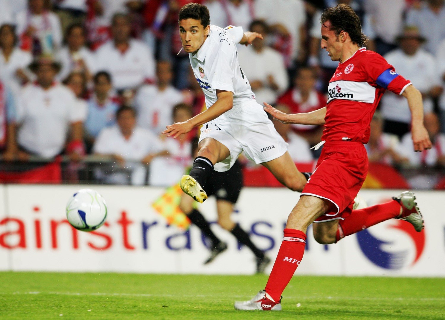 Севиля - Мидълзбро, 2006 г., финал в Лига Европа. Навас срещу настоящия селекционер на Англия Гарет Саутгейт. Ето колко отдавна беше...
