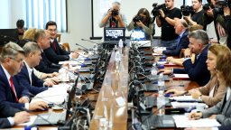 На живо: ВСС гледа искането за отстраняването на главния прокурор, Гешев го оспорва