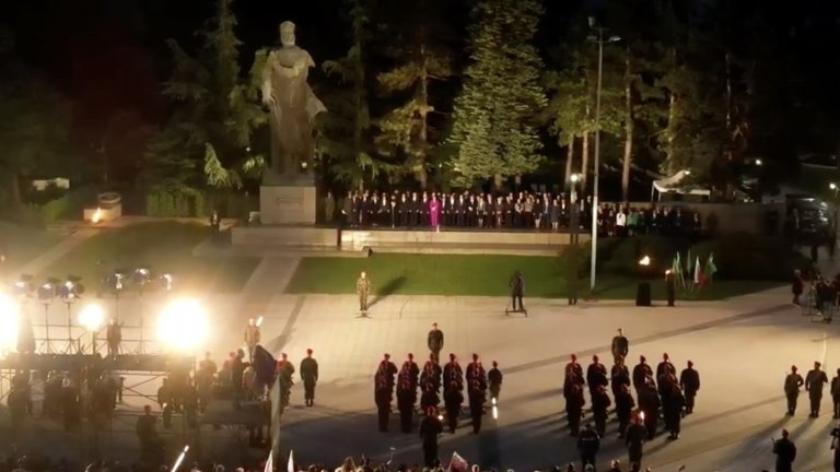 Враца се преклони пред паметта на Христо Ботев и героите, паднали за свободата на България