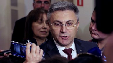 Малко по късно дойде и официалното съобщение от пресцентъра на партията Почетният