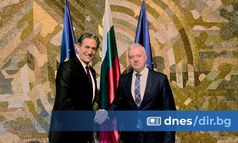 Във Вашия случай - САЩ нямат позиция за това кои