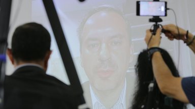 Те създават адаптивен текст за да участват в определена дискусия