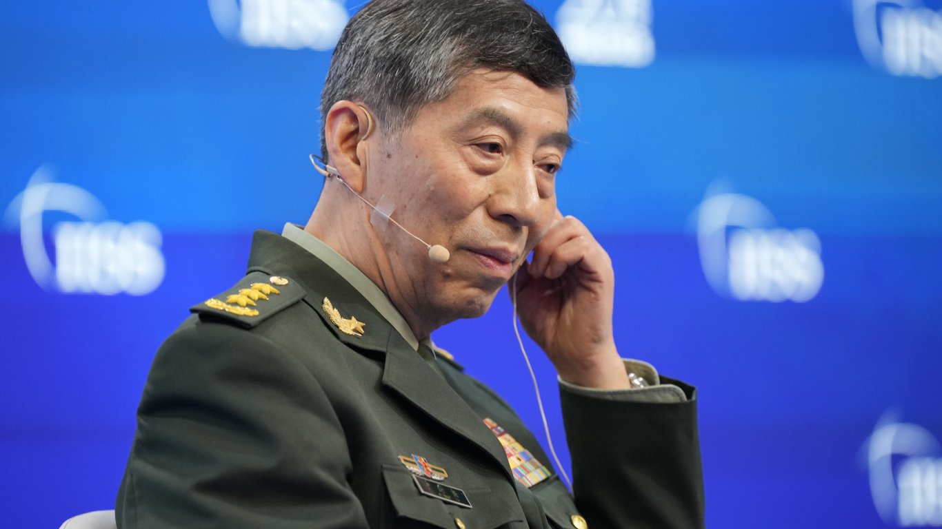 Китайският министър на отбраната: Конфликт със САЩ би бил непосилно бедствие за света
