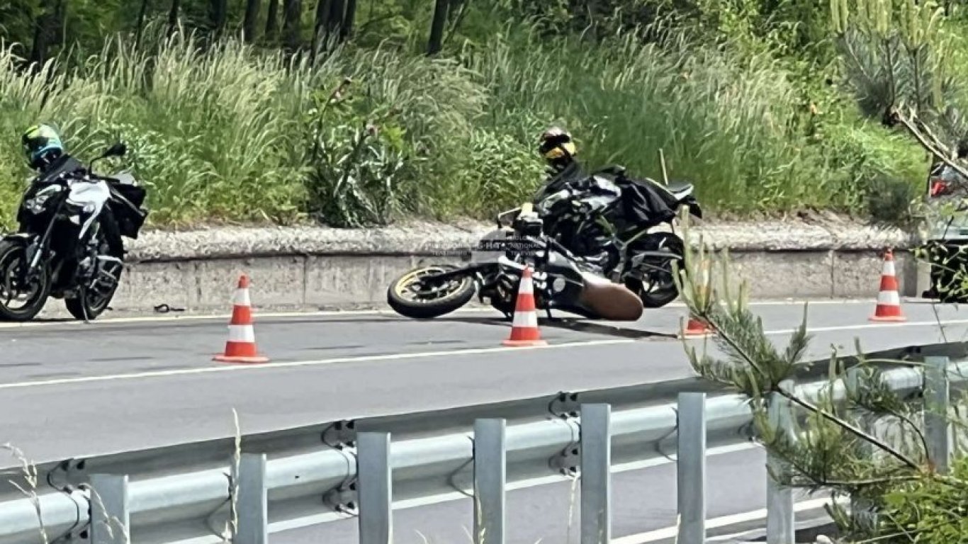 42-годишен моторист загина след удар в бетонна стена край Банско