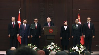 Ердоган говори пред журналисти на летище Ататюрк в Истанбул преди