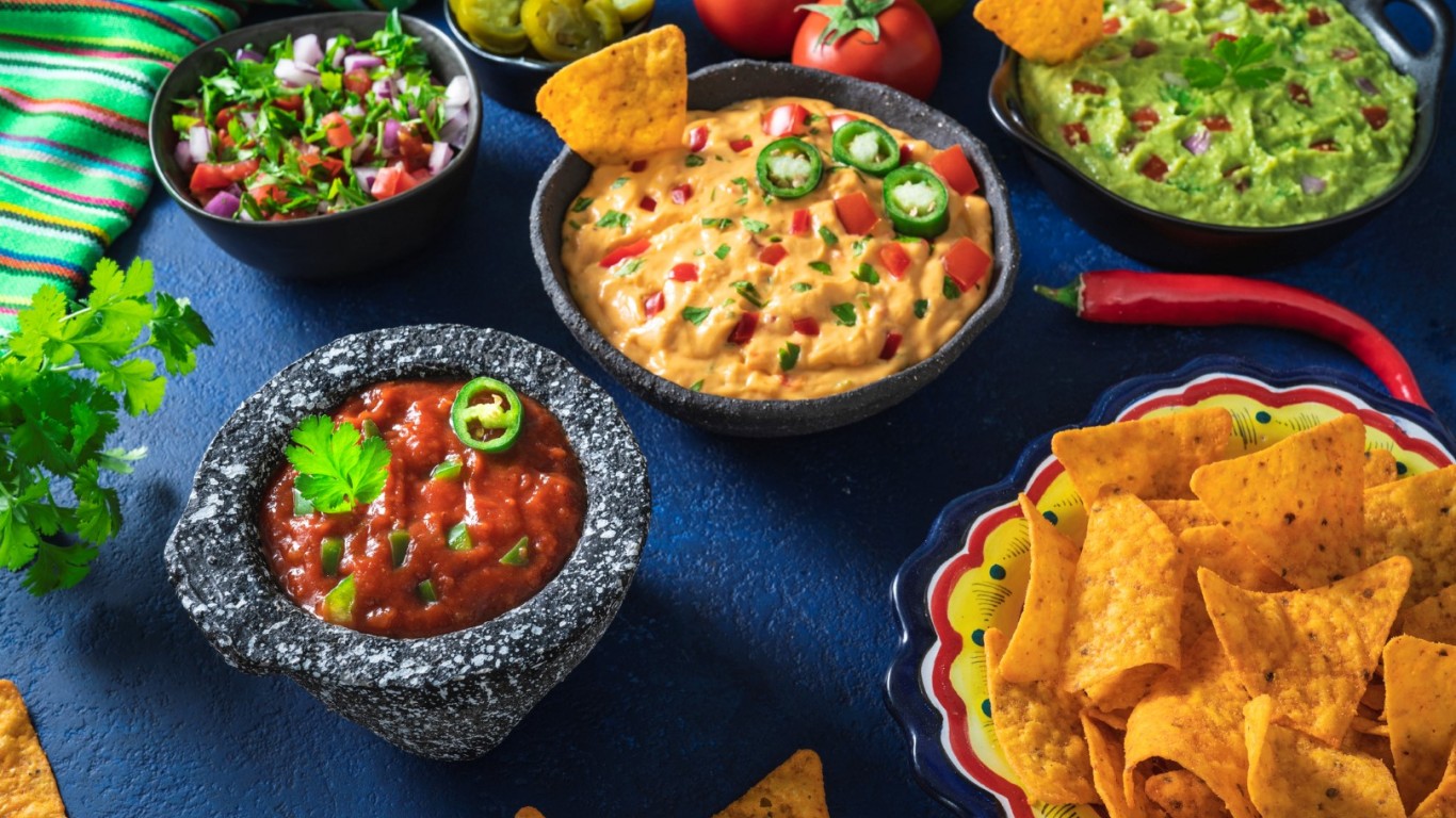 Три дипа, с които да развълнувате храната си