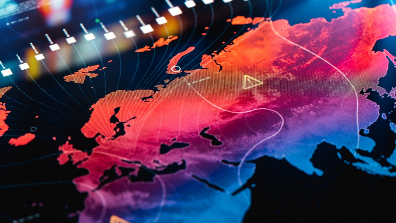 Горещи вълни и  проливни дъждове - как климатичните явления ще променят лятната ни почивка?