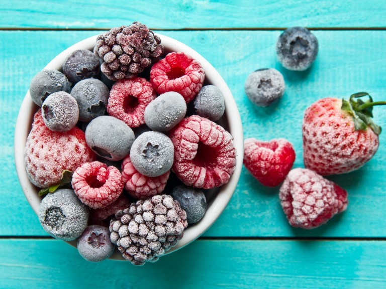 Лято във фризера: Как да замразим лесно ягоди, малини и боровинки