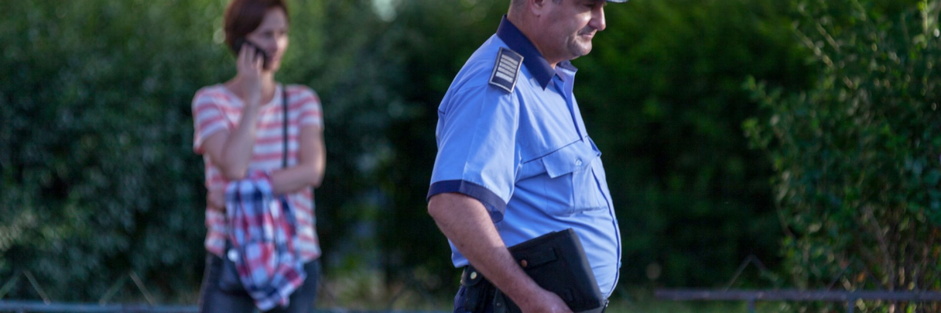 Мечка падна от първия етаж на паркинг на мол в Румъния