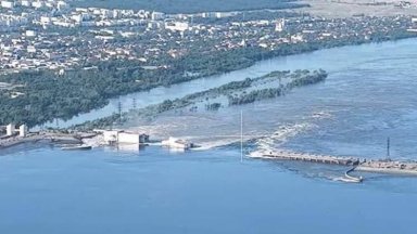 Украинският президент Володимир Зеленски пък свиква извънредно заседание на Съвета