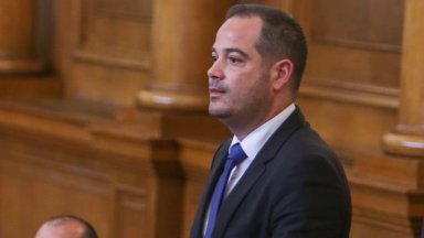 Повод за редуцирането на броя на охраняваните са станали снимките