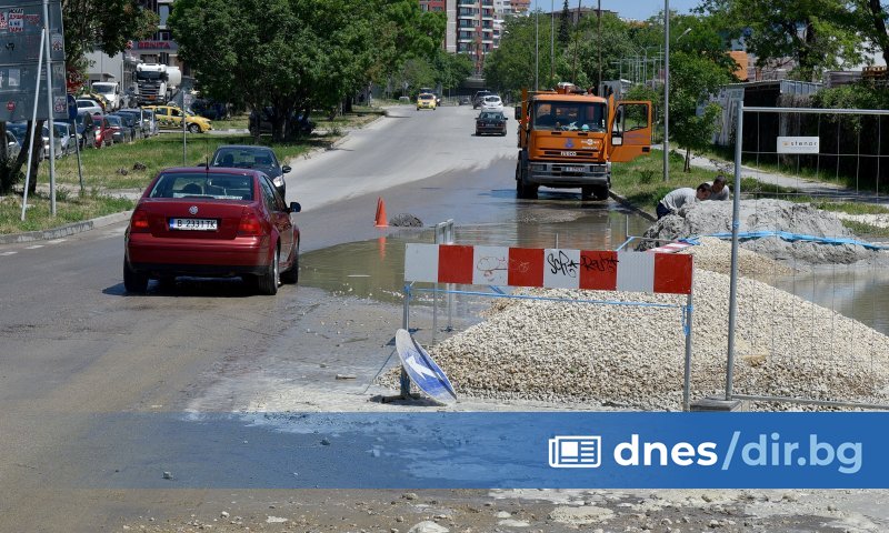 Снимка: БТА Оттам уточниха, че са аварирали два водопровода един