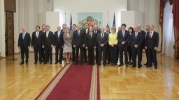 Радев назначи в екипа си Гълъб Донев и четирима служебни министри