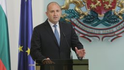 Решението на ВСС за отстраняване на Гешев вече е в президентството и се разглежда
