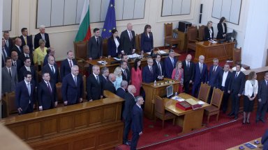 Оценката за работата на парламента стартира от много ниски нива