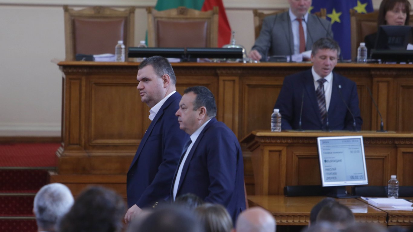 НС избра Пеевски в конституционната комисия, ПП-ДБ не подкрепи (видео)