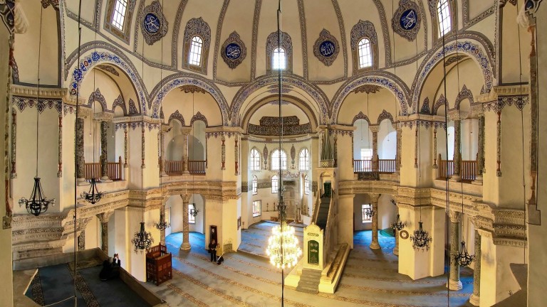 Разкриха тунел и стаи под църква на 1500 години в Истанбул