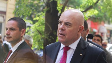 На 19 юни Прокурорската колегия на ВСС прие за сведение заявлението