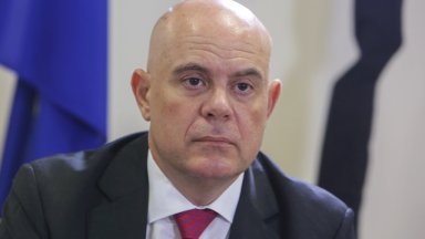 Освобождавам Иван Стоименов Гешев от длъжността главен прокурор на Република