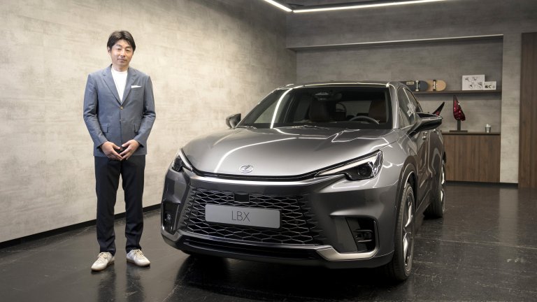Lexus направи революционен хибриден кросоувър