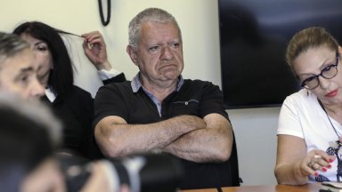 Според него при предсрочен вот бъдещият парламент би бил по малко