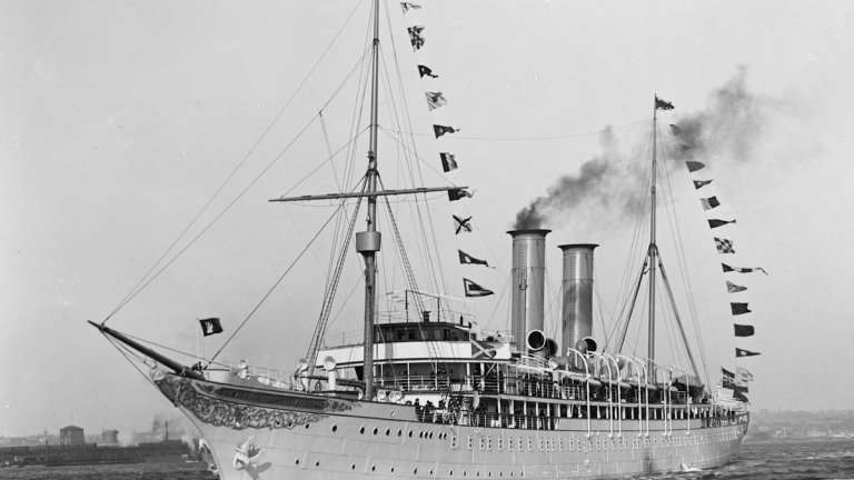 На борда на първия круизен кораб в света (галерия)