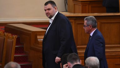 За Пеевски случващото се във ВСС е „лакардия“, Костадинов видя „хора-копчета“