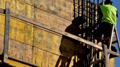Работник загина след падане от строеж в Пловдив 