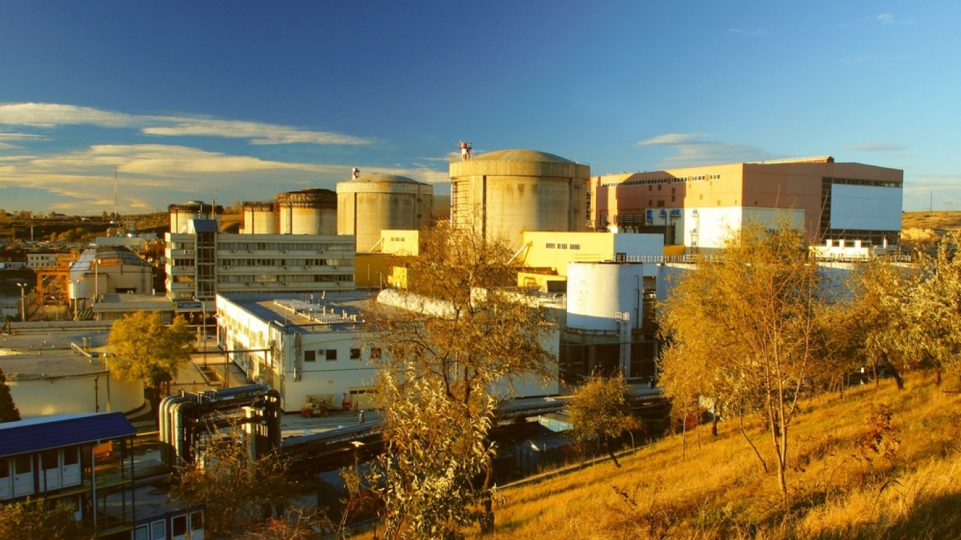 Румъния се заема с довършване на единствената си атомна централа