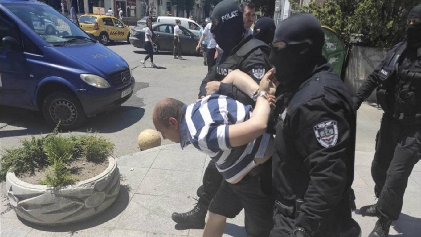 Зрелищен арест от спецотряда в Хасково на рецидивист, нападнал и ограбил жена си