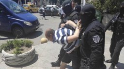Спецотряд арестува пред казино в Хасково мъж, нападнал с брадва полицаи и инспектори на БАБХ