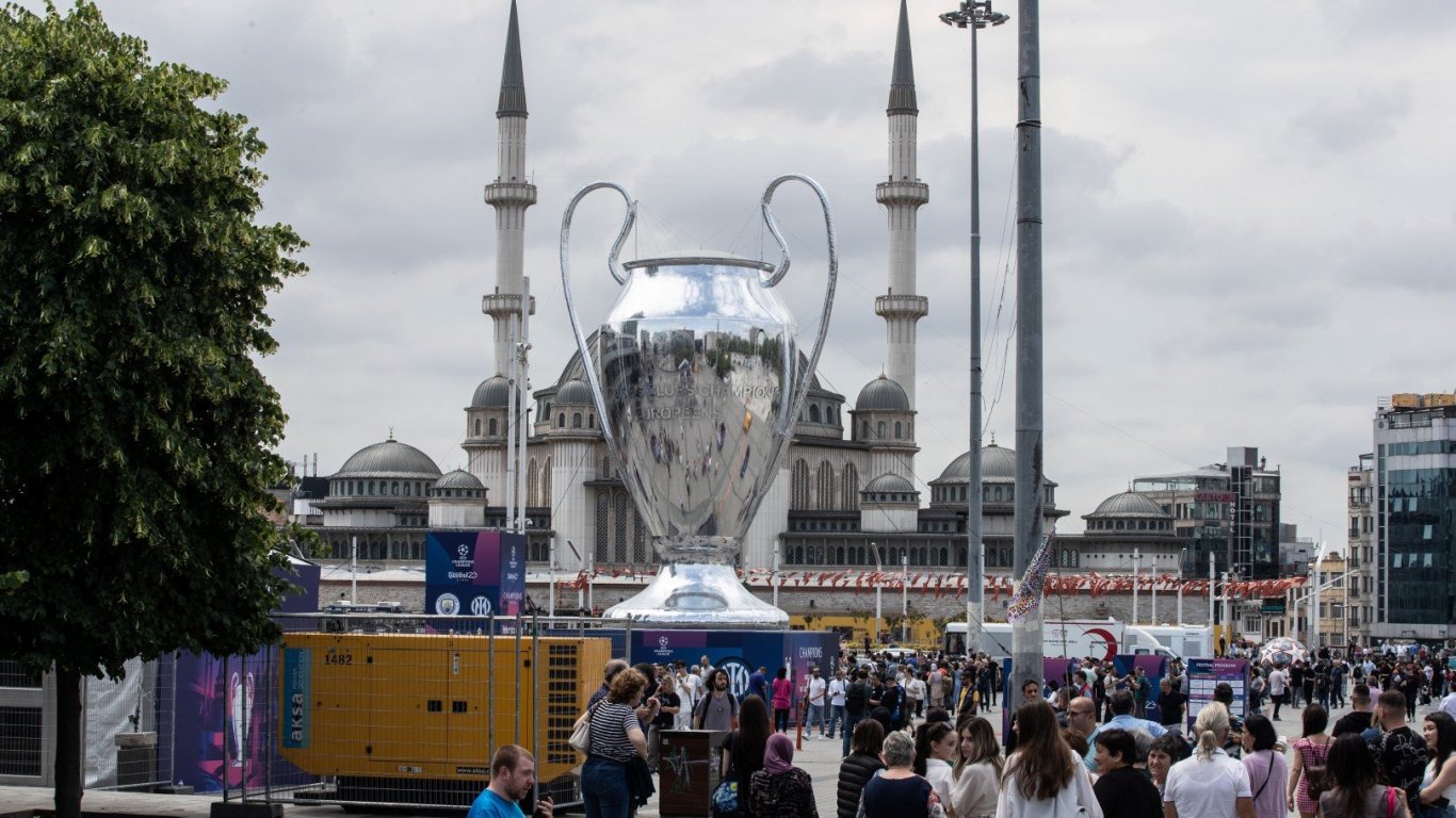Денят на големия финал дойде: Всички погледи са вперени в Истанбул