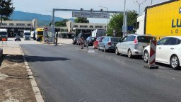 Километрични задръствания на ГКПП "Кулата" 