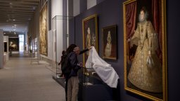 Ултрамодерен музей в Мадрид представя съкровища на монархията