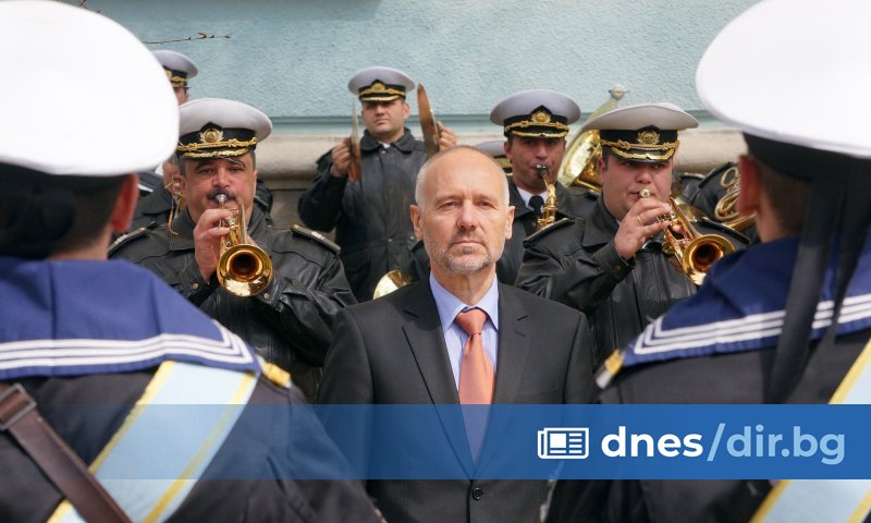 По думите му няма информация българските МиГ-ове да са търсени.