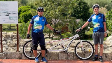 Историческо! Незрящ измина 700-те километра на "Дунав Ултра" с тандемен велосипед