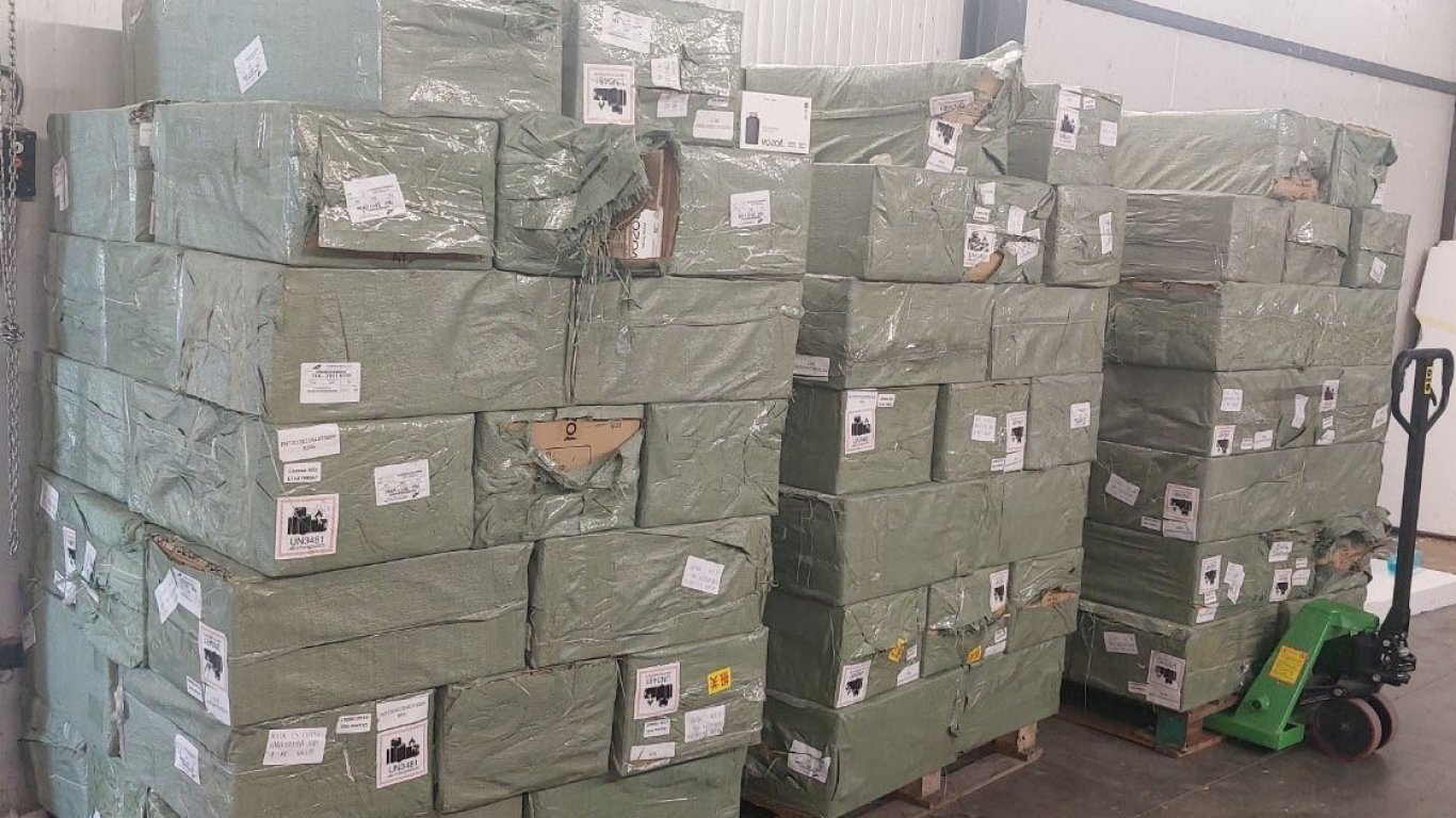 Контрабандни електронни цигари за почти 1.5 млн. лв. задържаха на Капитан Андреево