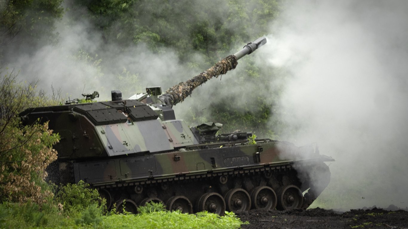 Ожесточени боеве на Запорожкия фронт: Киев губи западна техника, поиска още танкове "Леопард 2"