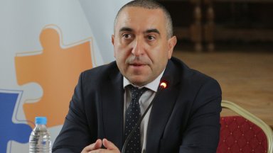 В официална позиция до медиите той категорично заявява че не възнамерява