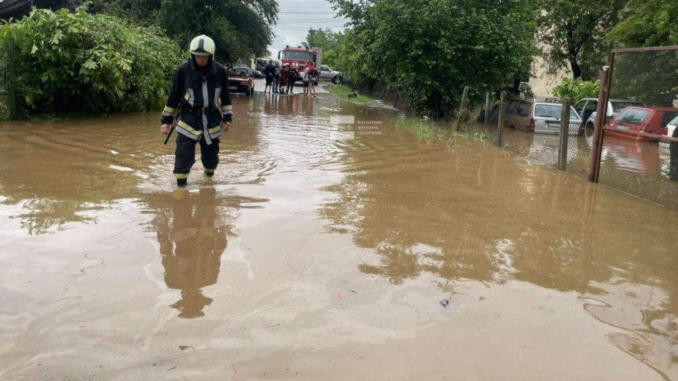 МОСВ: Опасност от порои и наводнения във водосборите на Искър, Марица и Места